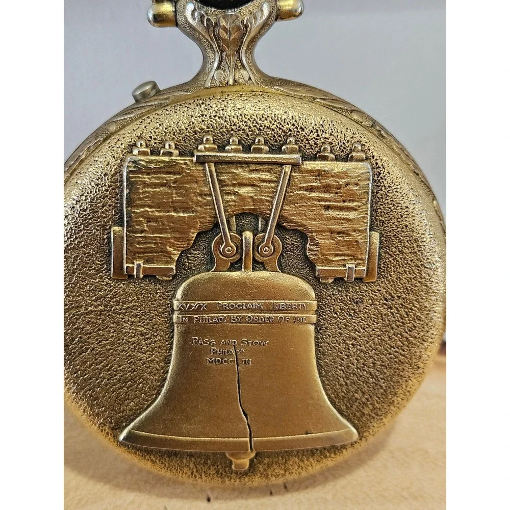 RARE VTG Sears Bicentennial Pocket Watch Washington Crossing Delaware Gold Tone